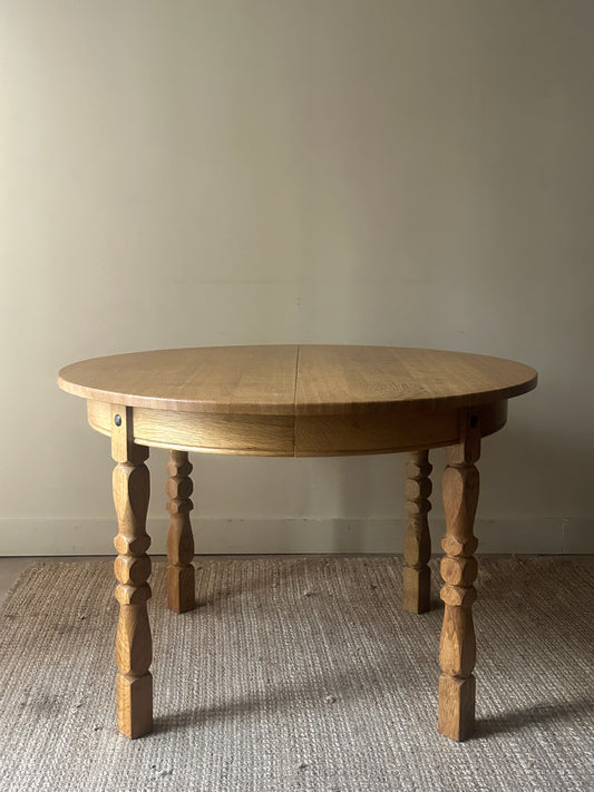 Oak dining table with leaves