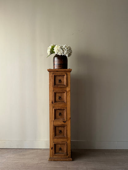 Pine pedestal