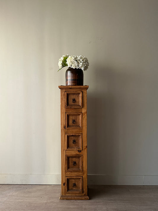 Pine pedestal