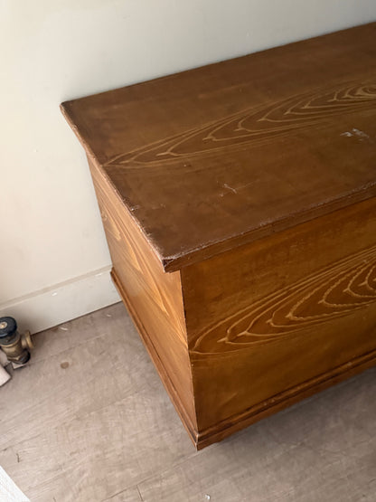 Pennsylvania painted grain pine chest