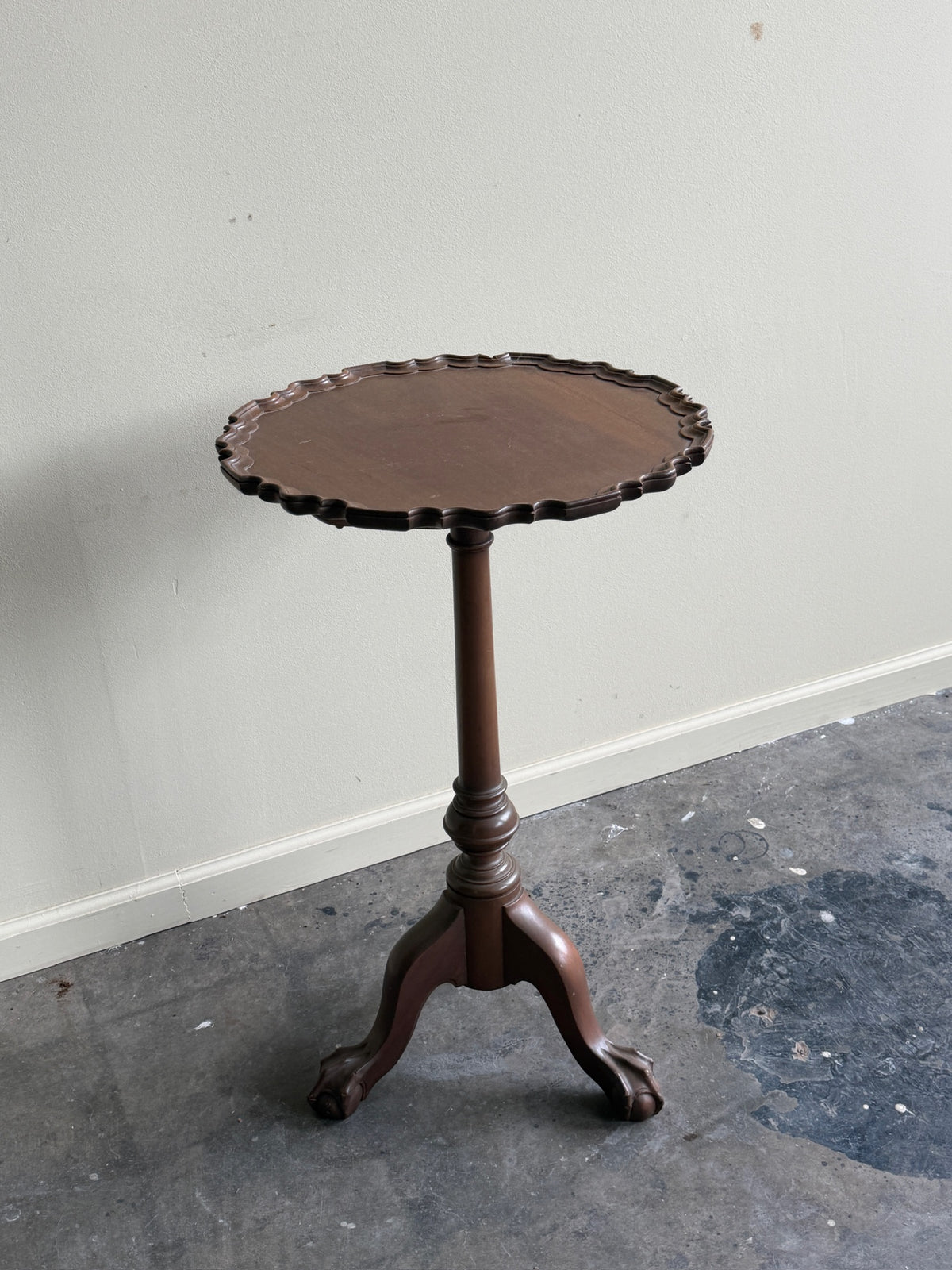 Mahogany tilt top plant stand
