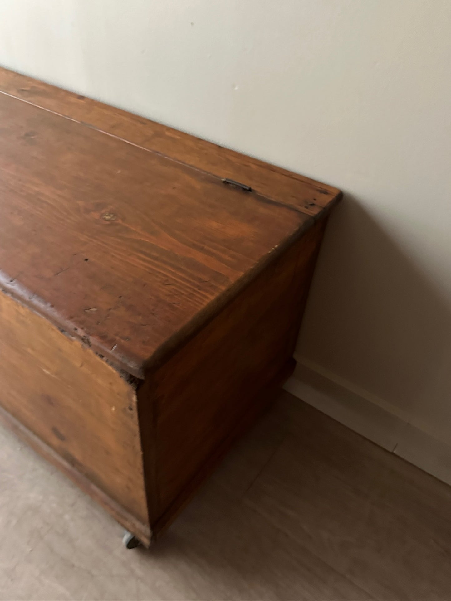 Pennsylvania Sheraton Pine Chest