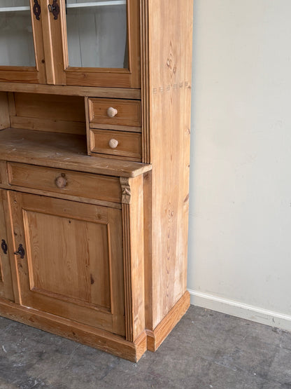Pine one piece hutch