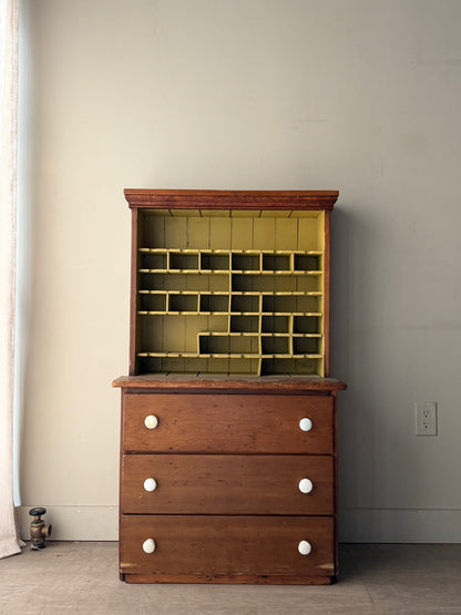 Farmhouse pine cubby hutch