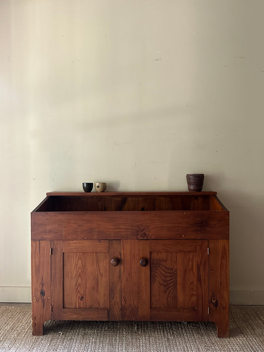 Pine dry sink