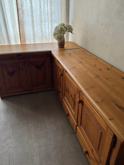 Scandinavian pine L-shaped counter