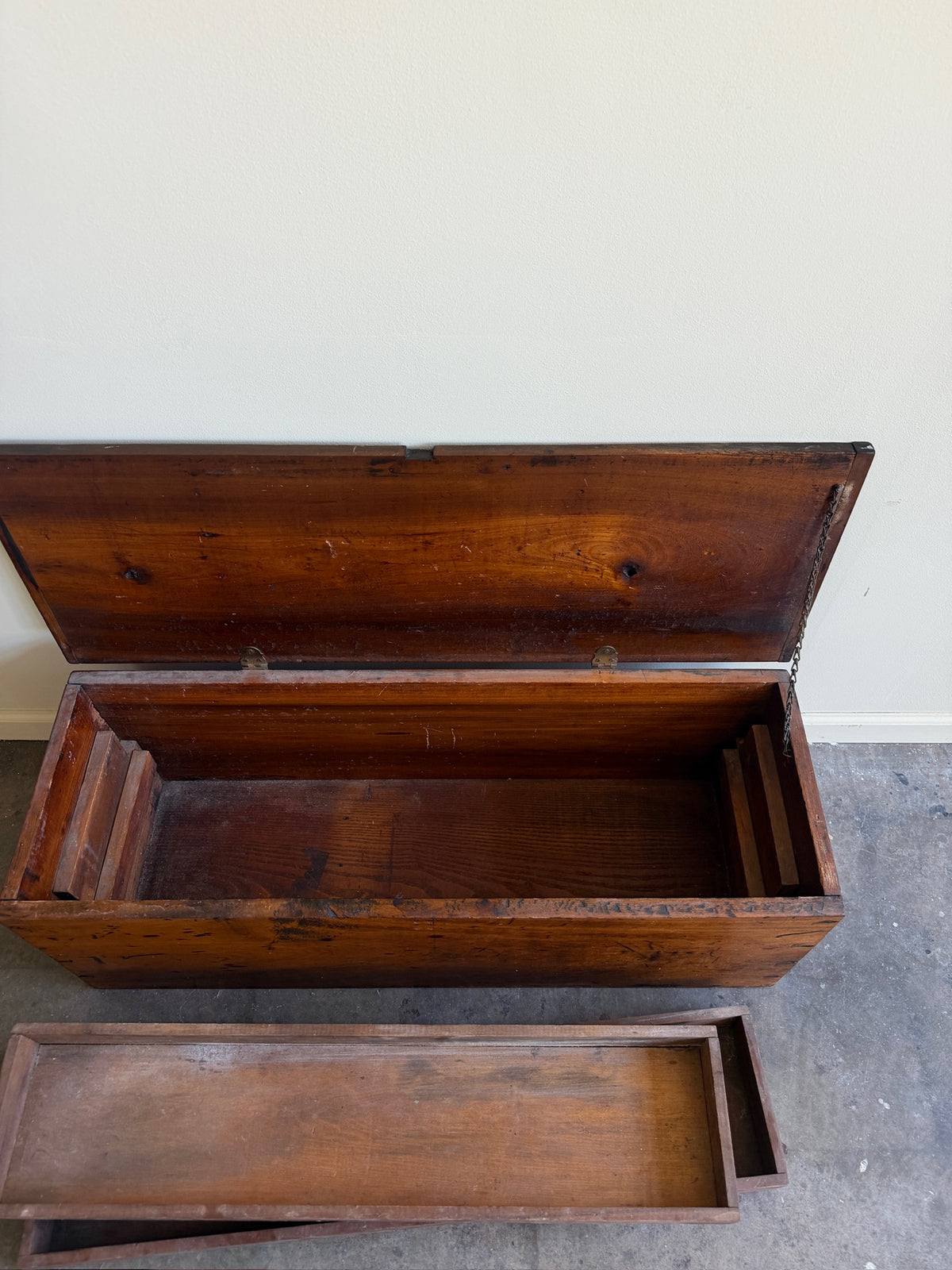 Pine tool chest