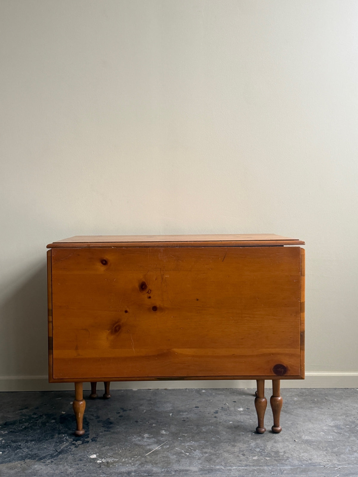 Pine drop leaf table