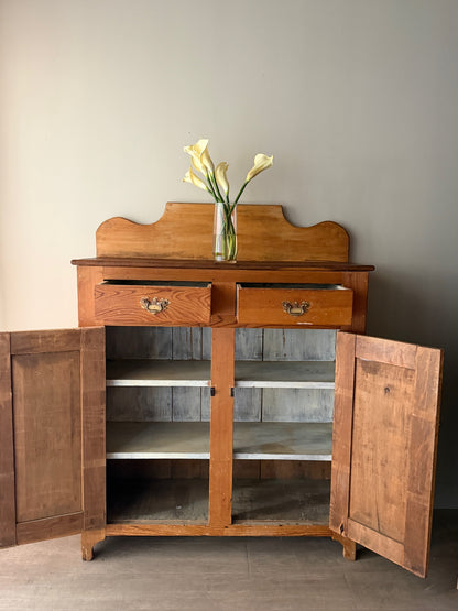 Federal pine jelly cupboard