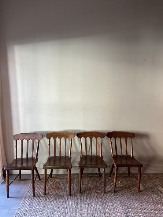 4 Pine scalloped dining chairs. (Set of 2)