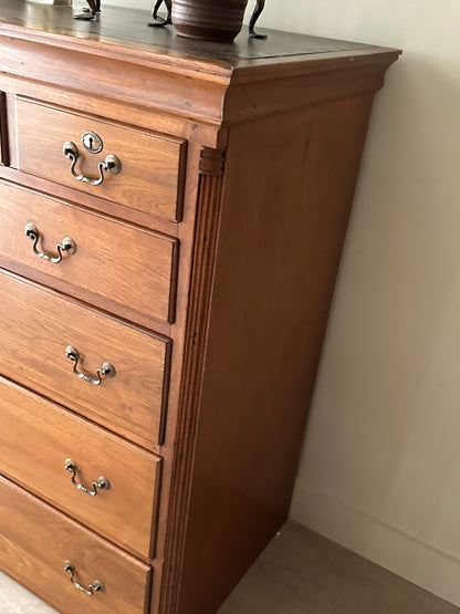 8 drawer Queen Anne walnut dresser