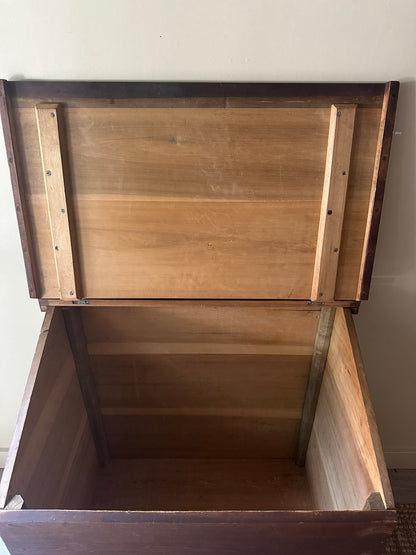 Pine storage bin