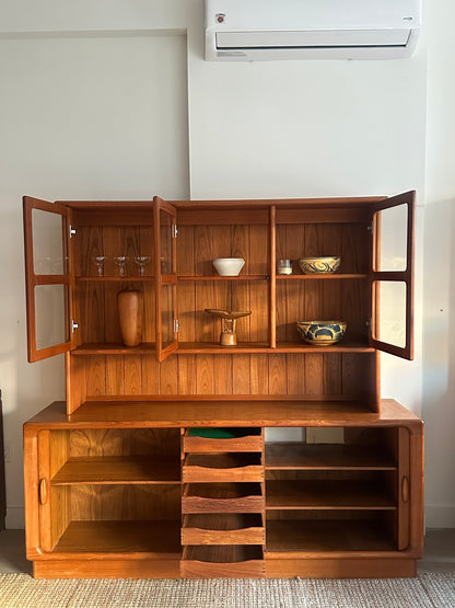 Dyrlund two piece hutch