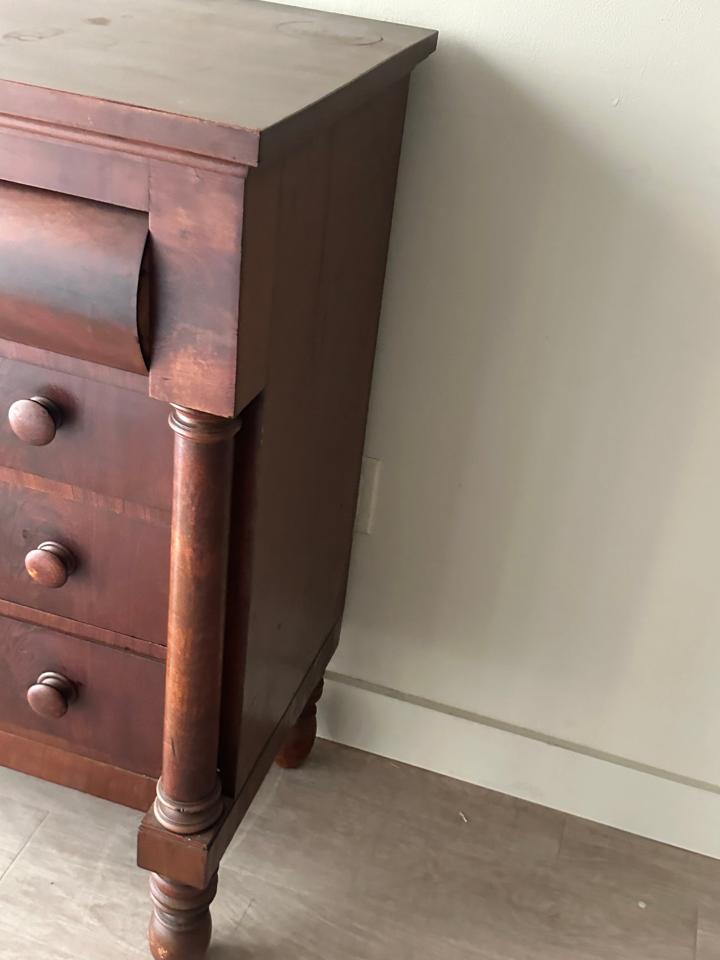 Mahogany federal dresser