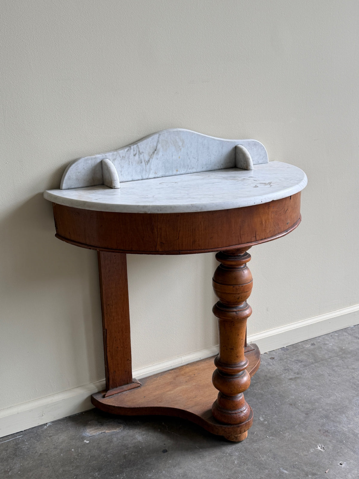 English early Victorian marble top washstand
