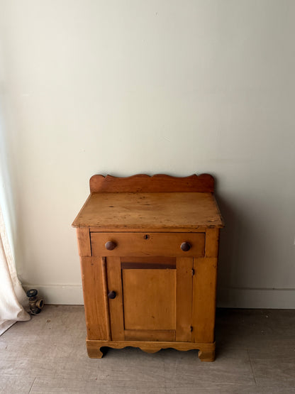 Pine washstand
