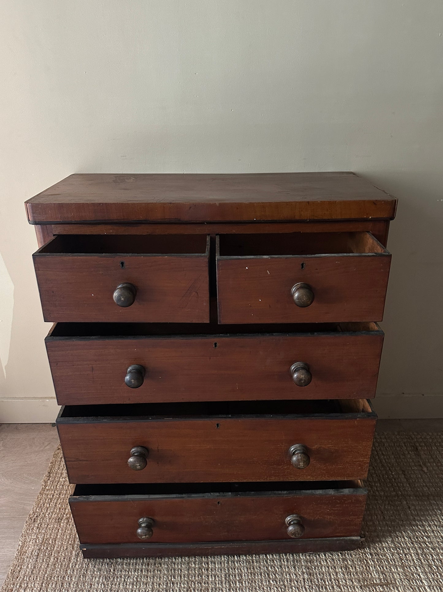 Pine dresser