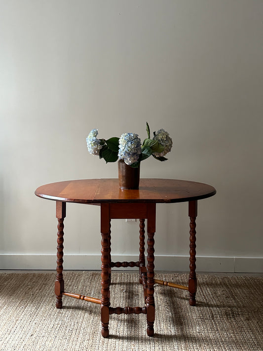 Colonial revival gate leg table