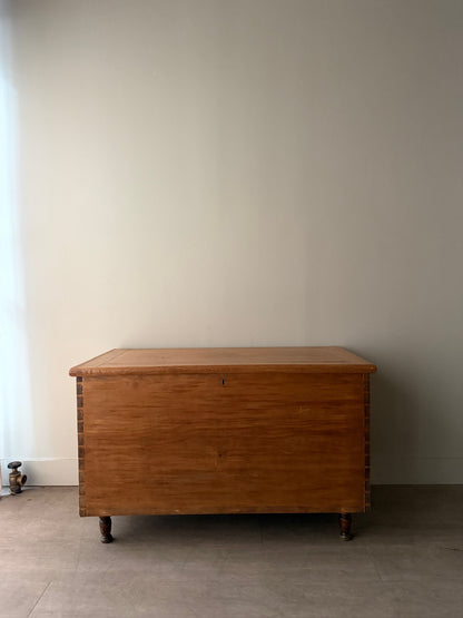 Pennsylvania Sheraton poplar chest