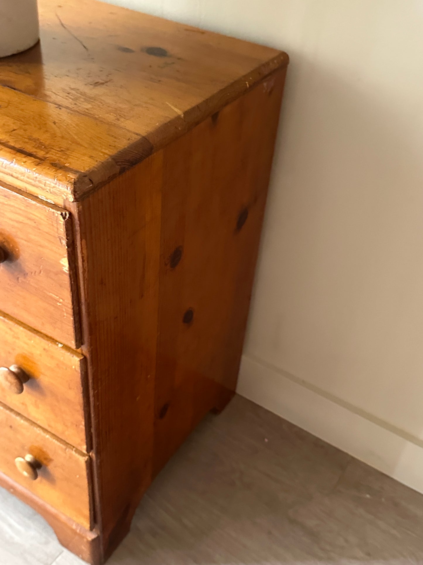 Small pine dresser