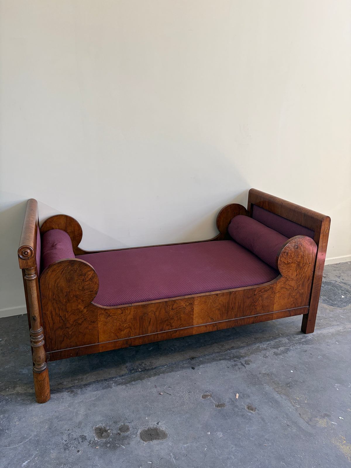 Biedermeier Circassian Walnut Daybed