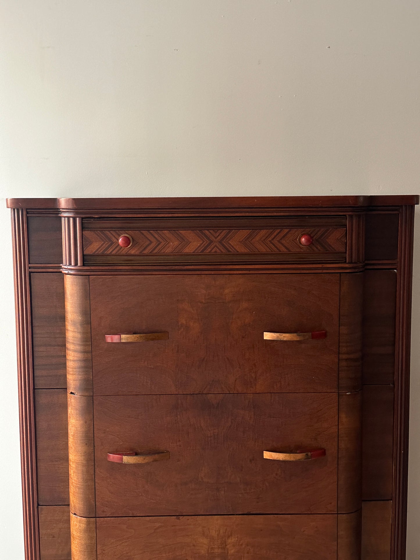 Art deco dresser