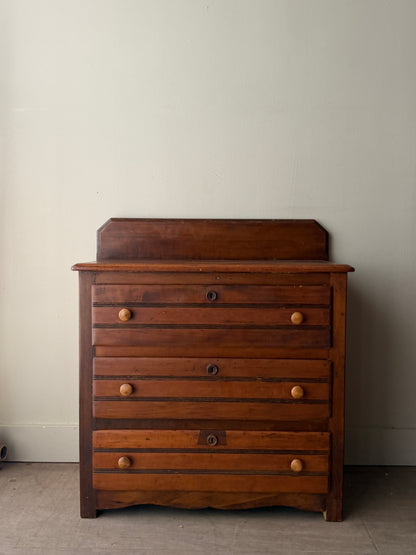Small pine dresser