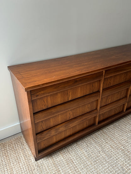 Oak 9 drawer dresser