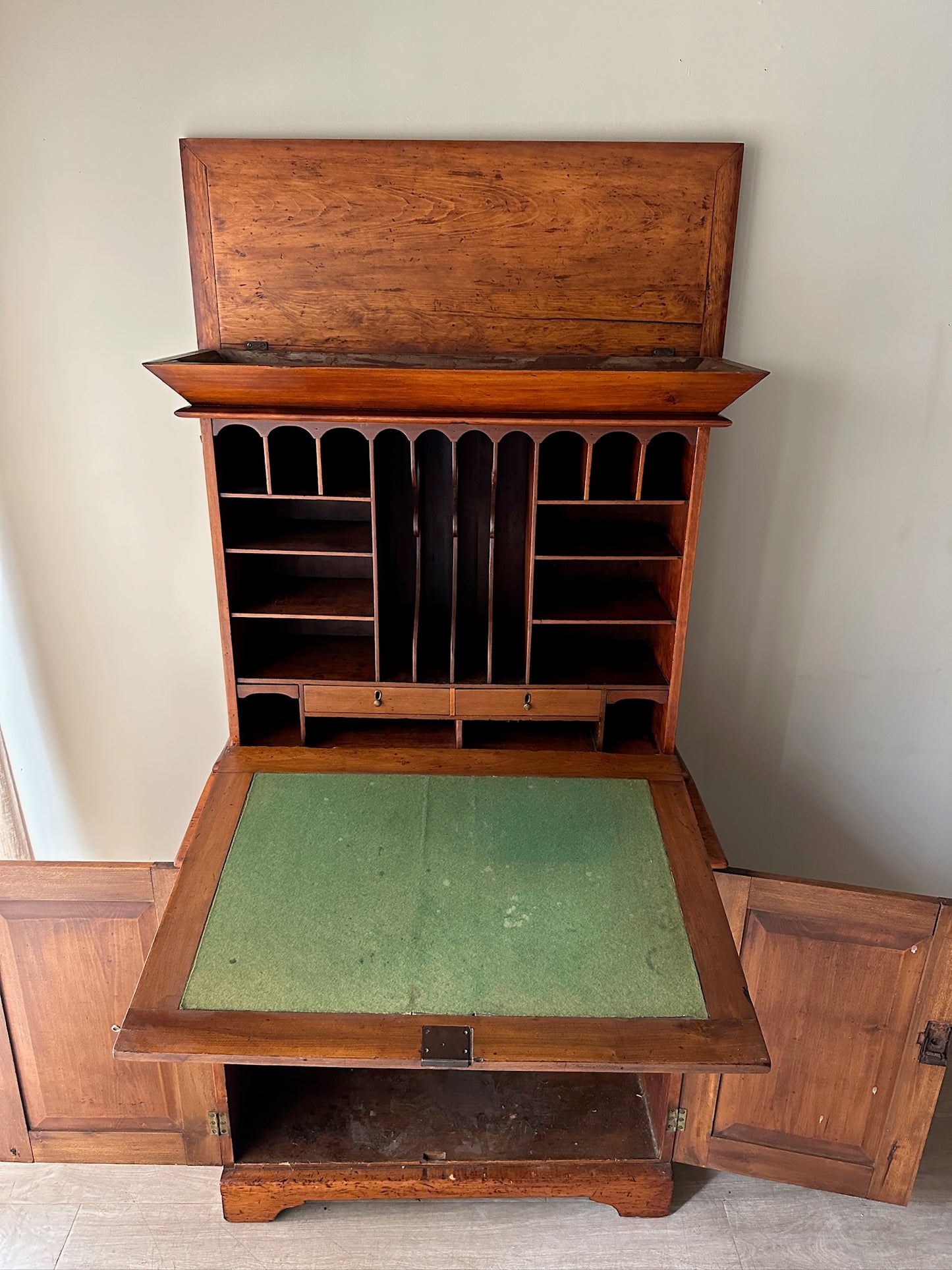 Pine Secretary Hutch