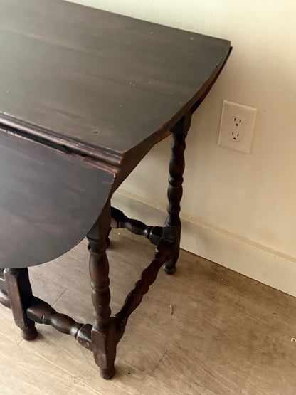 William & Mary oak gate leg table