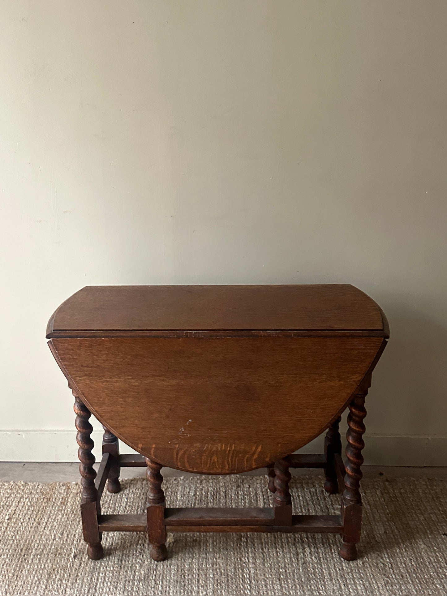 Gate leg table. As is.