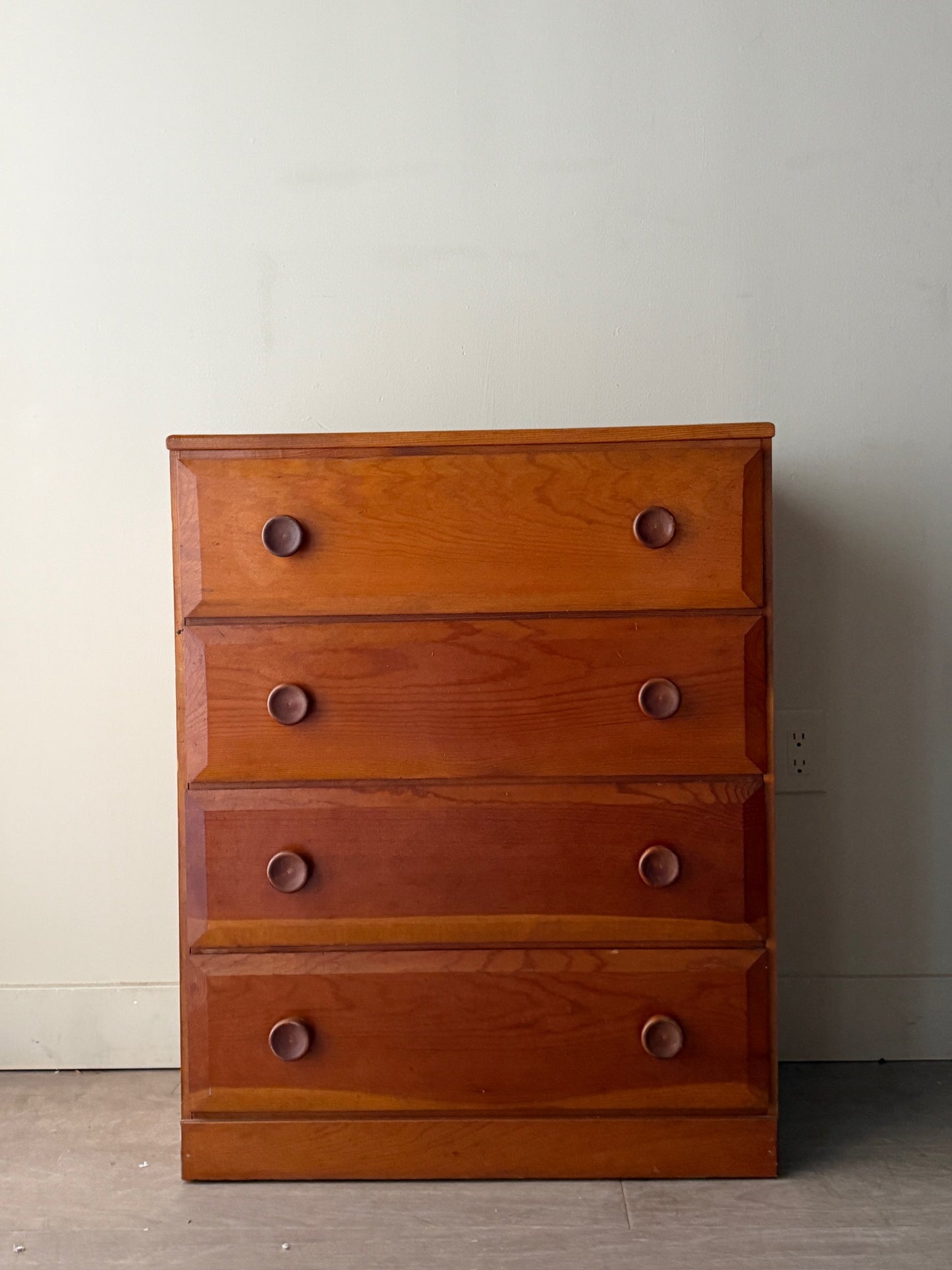Pine 4 drawer dresser
