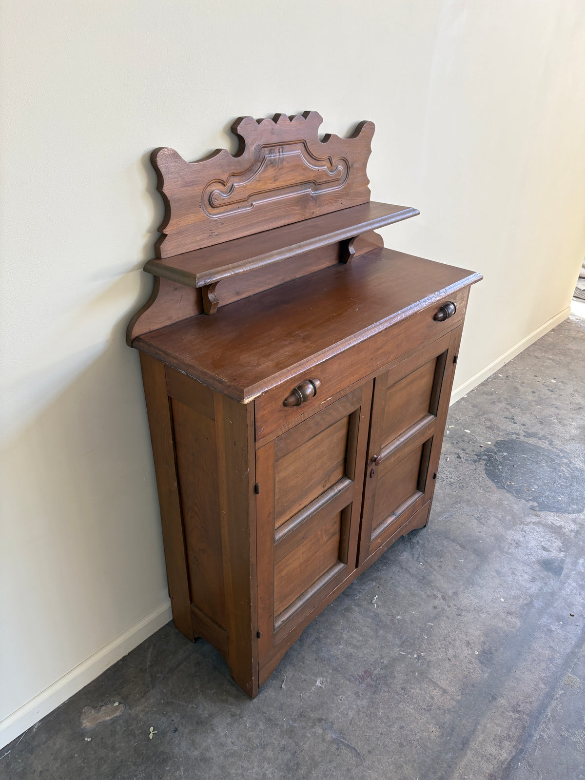 Victorian poplar server