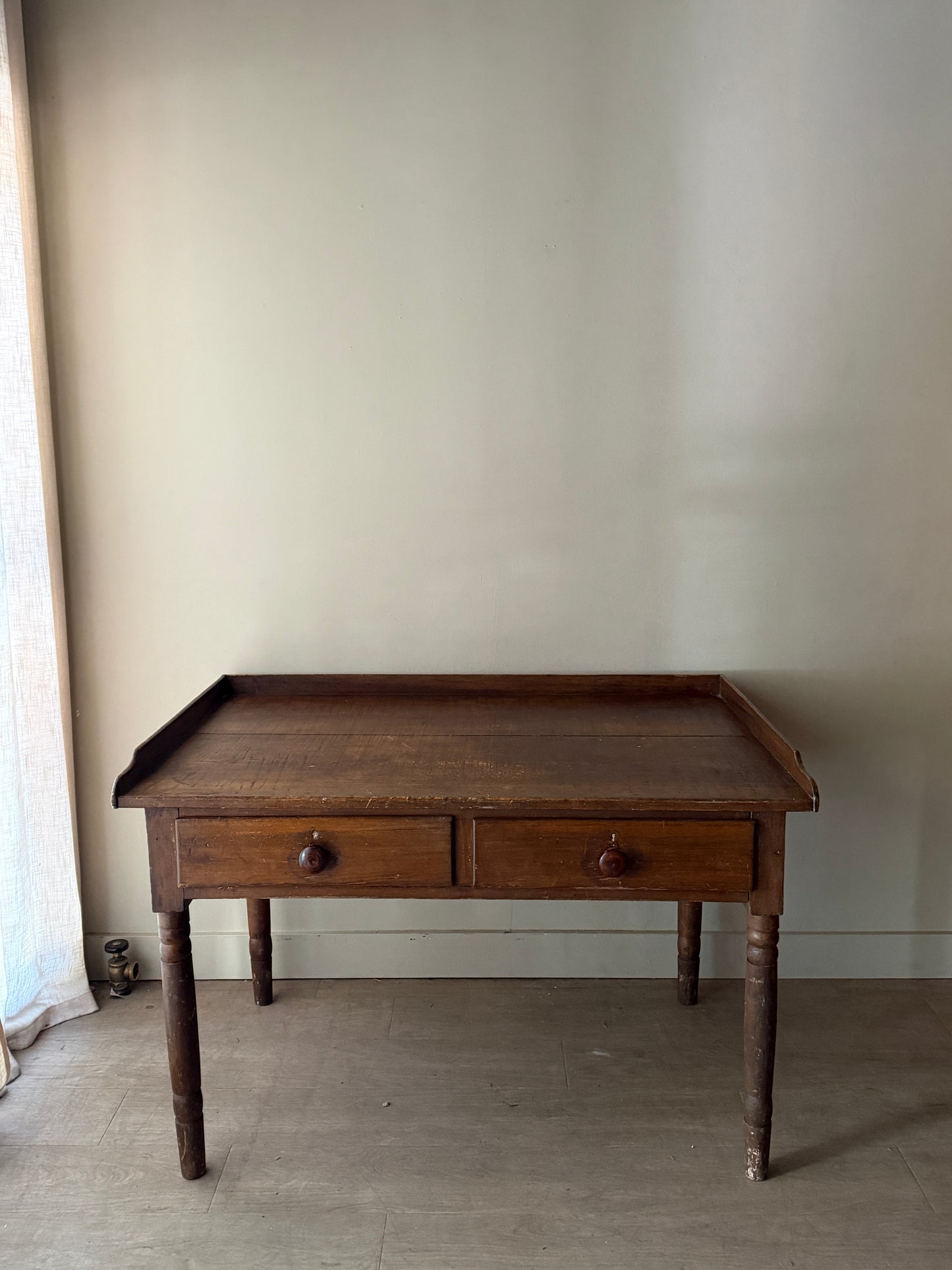 Pine desk