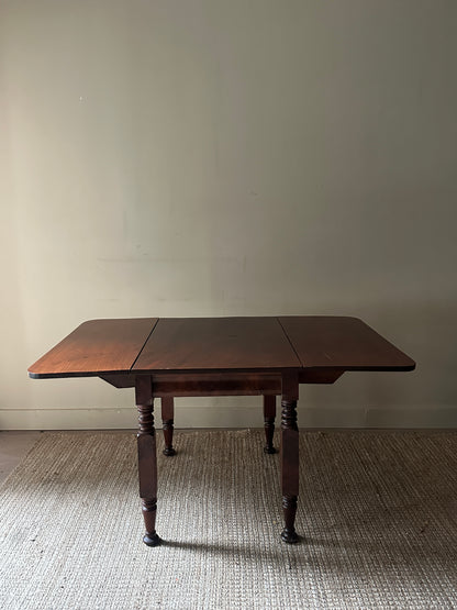 Pine drop leaf table