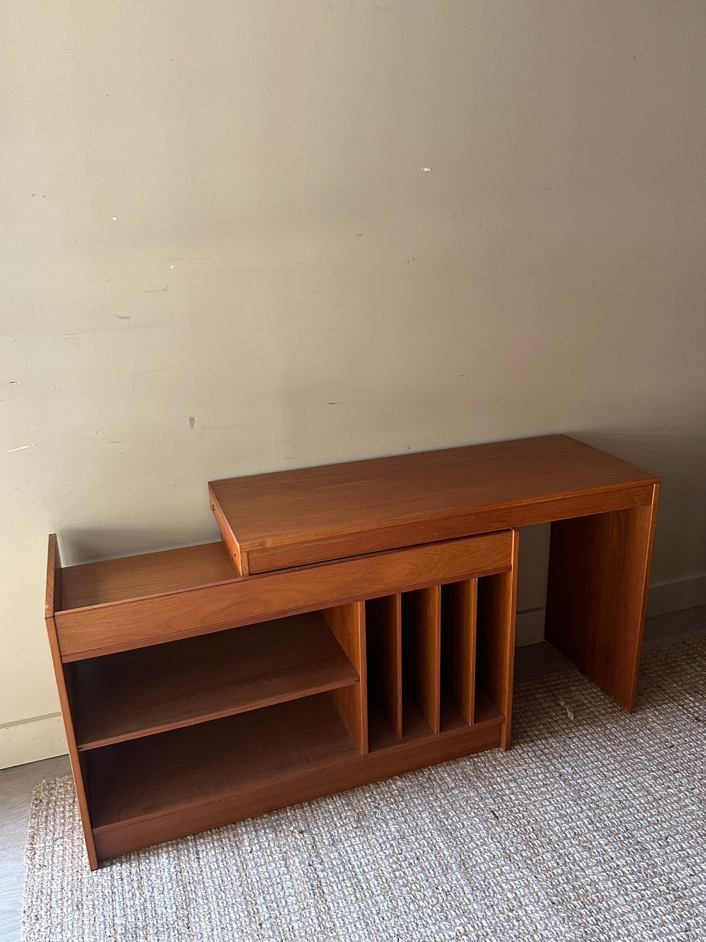 Expanding teak credenza