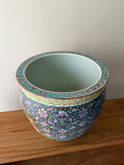 Large ceramic pot