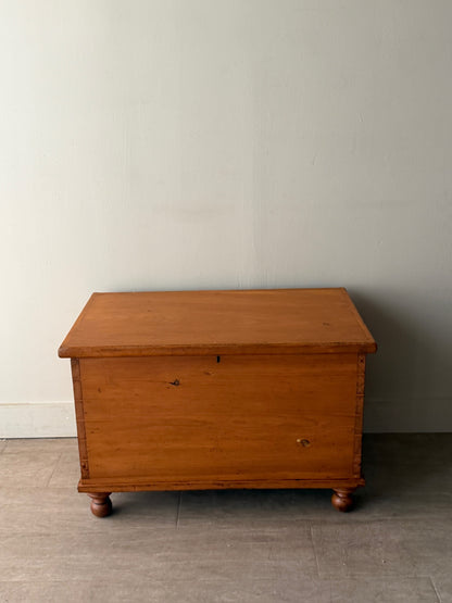 Small Pennsylvania Sheraton pine chest