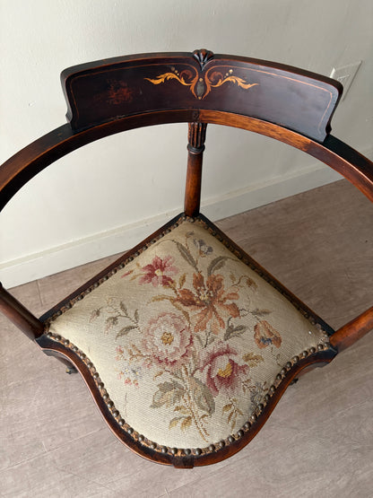 Victorian inlaid mahogany corner chair