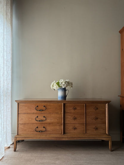 Thomasville Horizon oak 6 drawer dresser