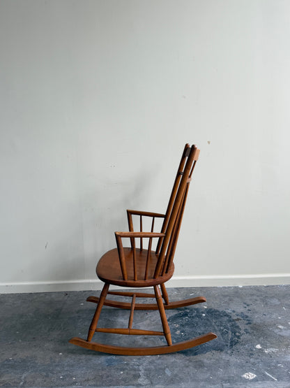 Maple windsor rocking chair