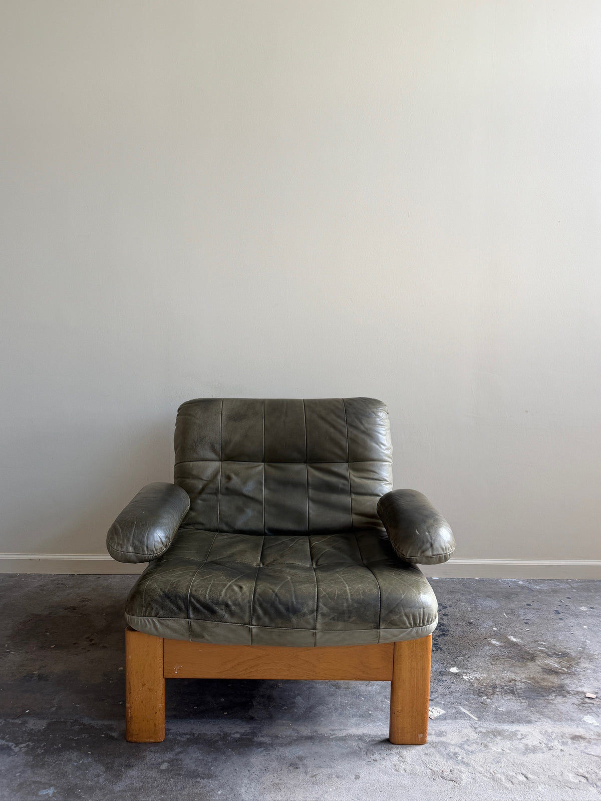Rolf Benz German green leather lounge chair