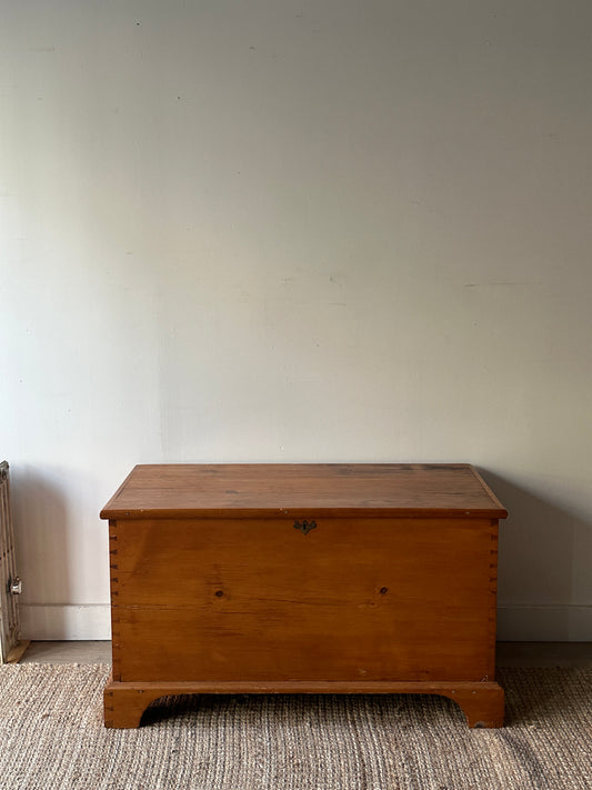 Pine chest with dovetail