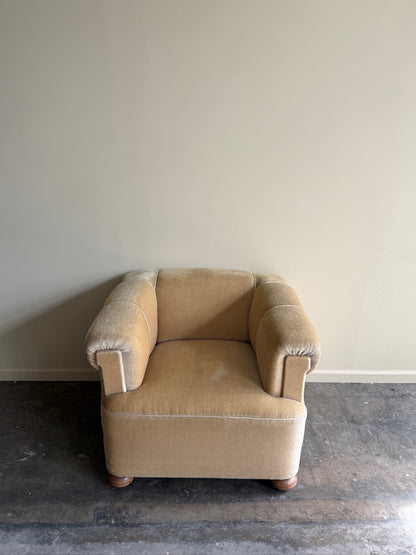Dutch mohair lounge chair