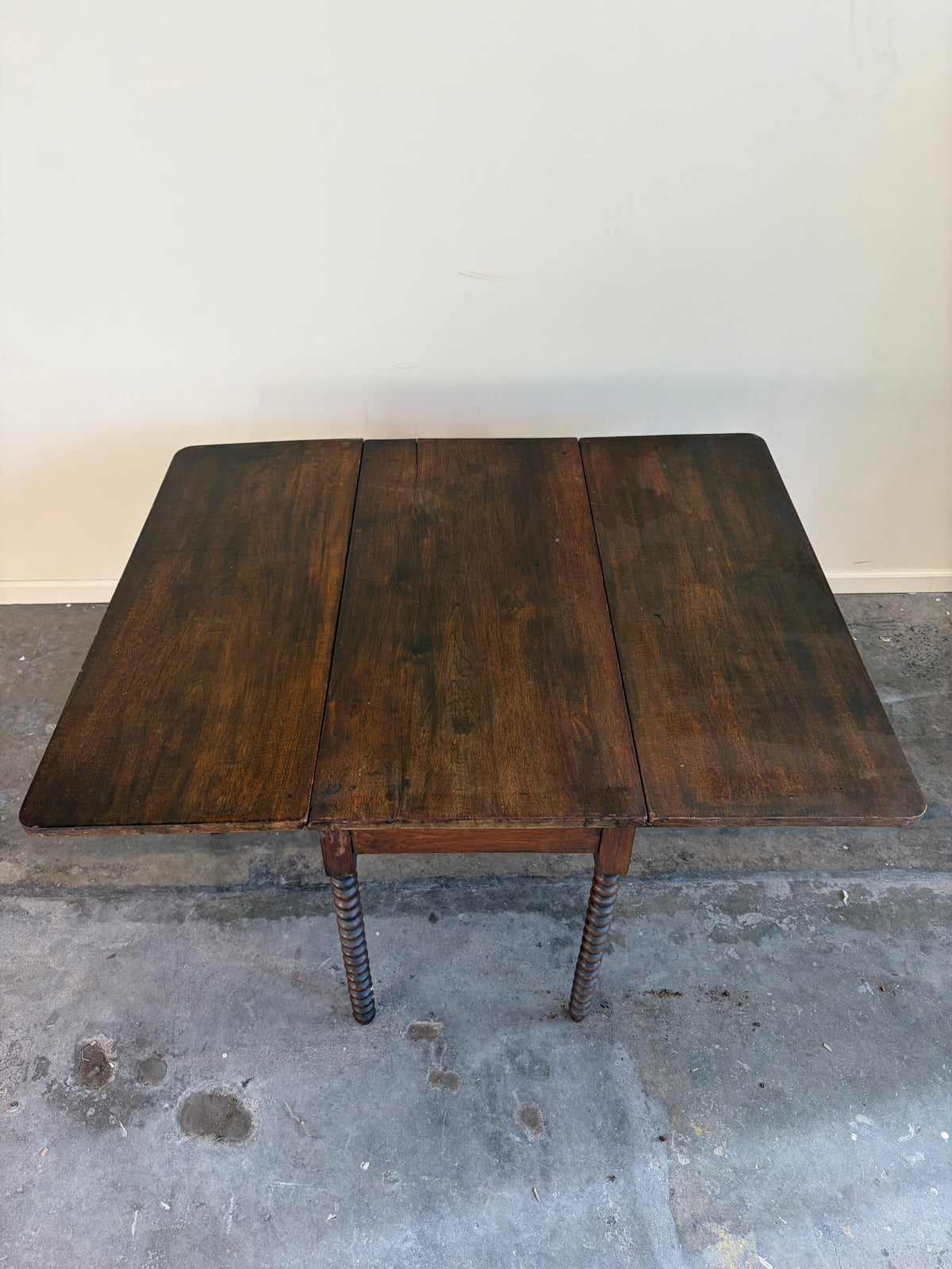 Pennsylvania Sheraton Walnut Six-Leg Drop Leaf Table