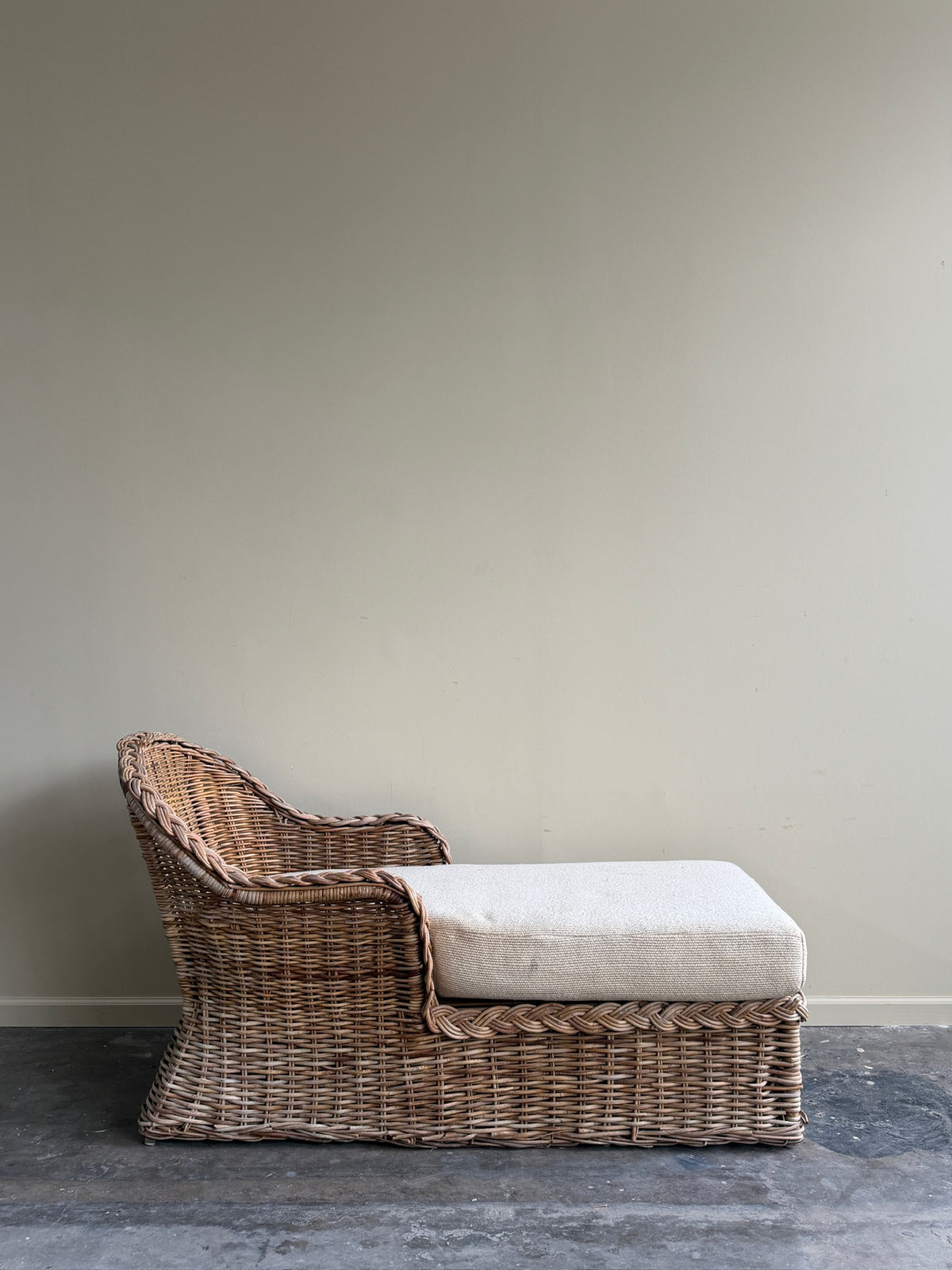Wicker chaise lounge