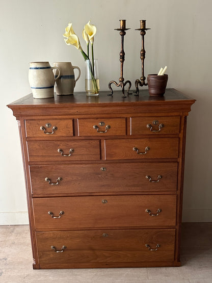 8 drawer Queen Anne walnut dresser