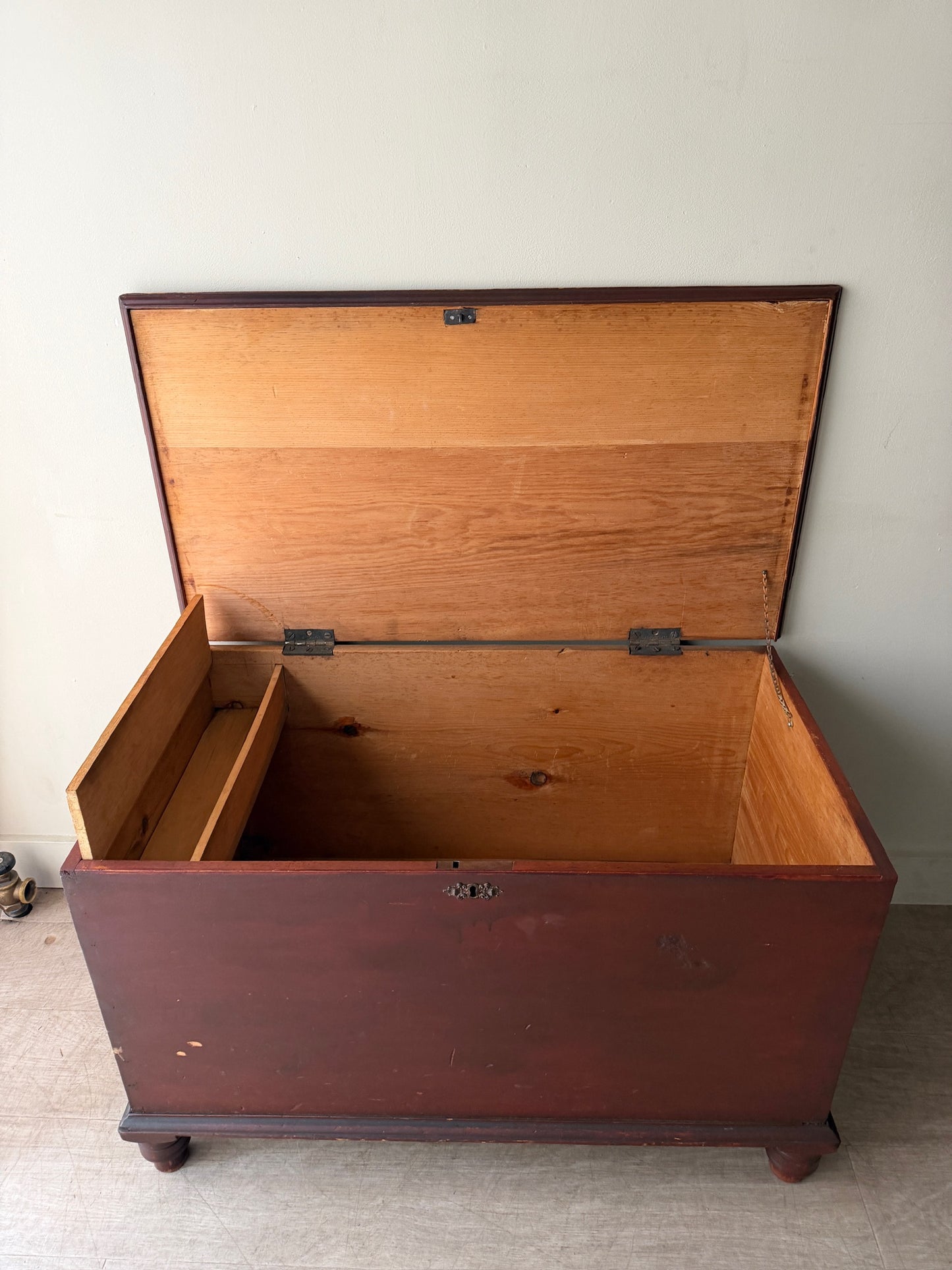 Pennsylvania Sheraton red painted chest