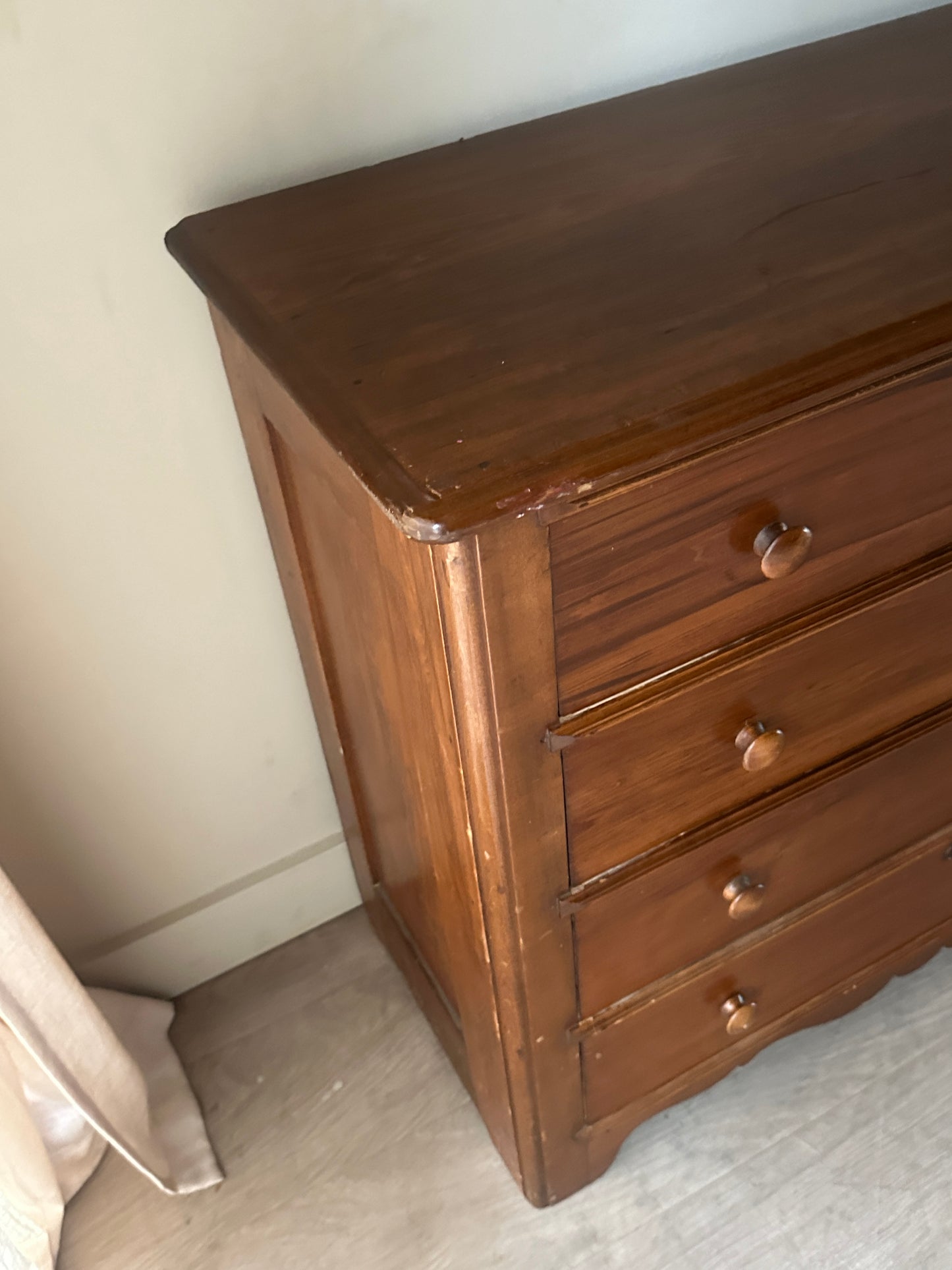Pine cottage dresser