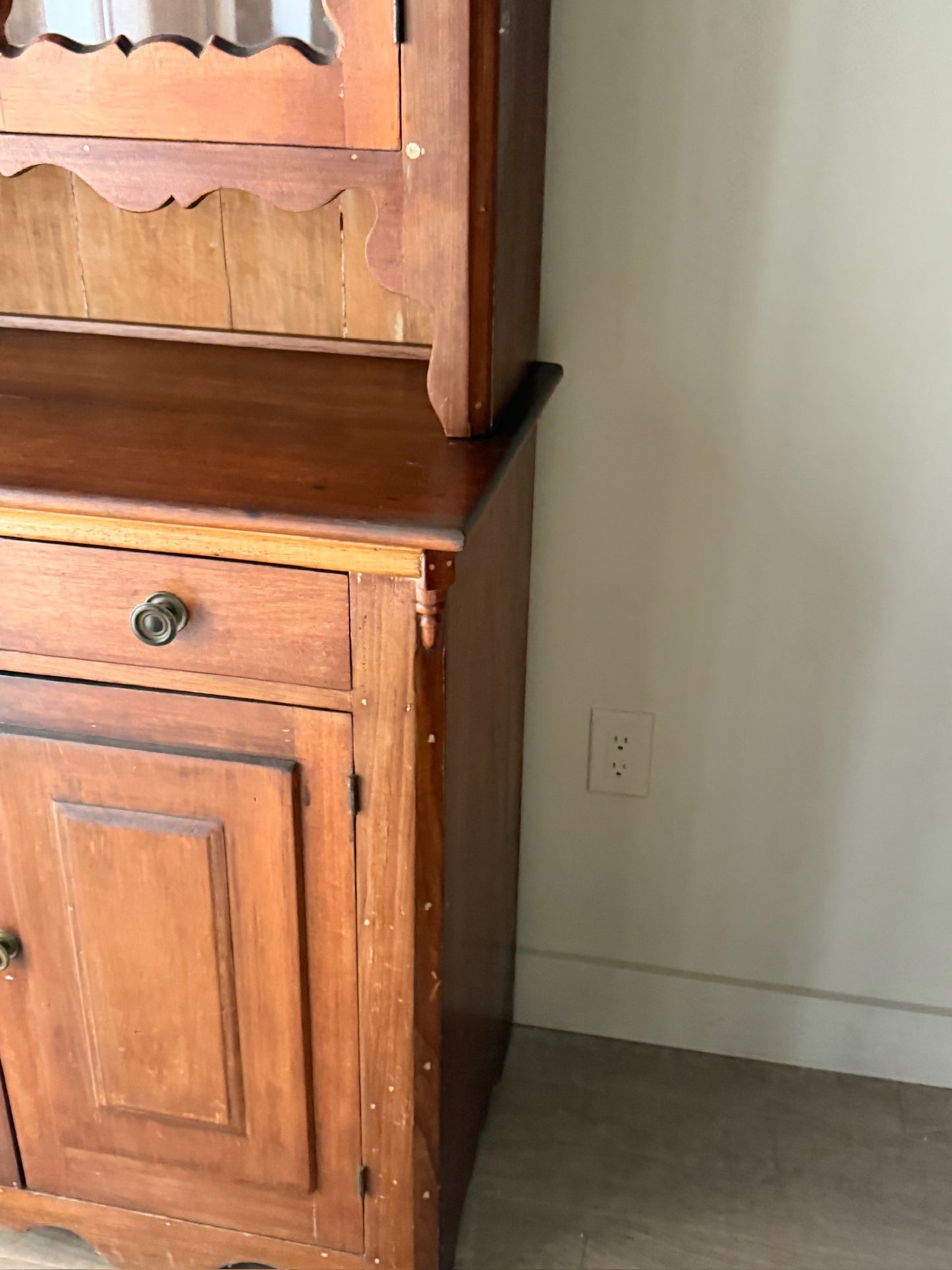 Federal pine two piece hutch